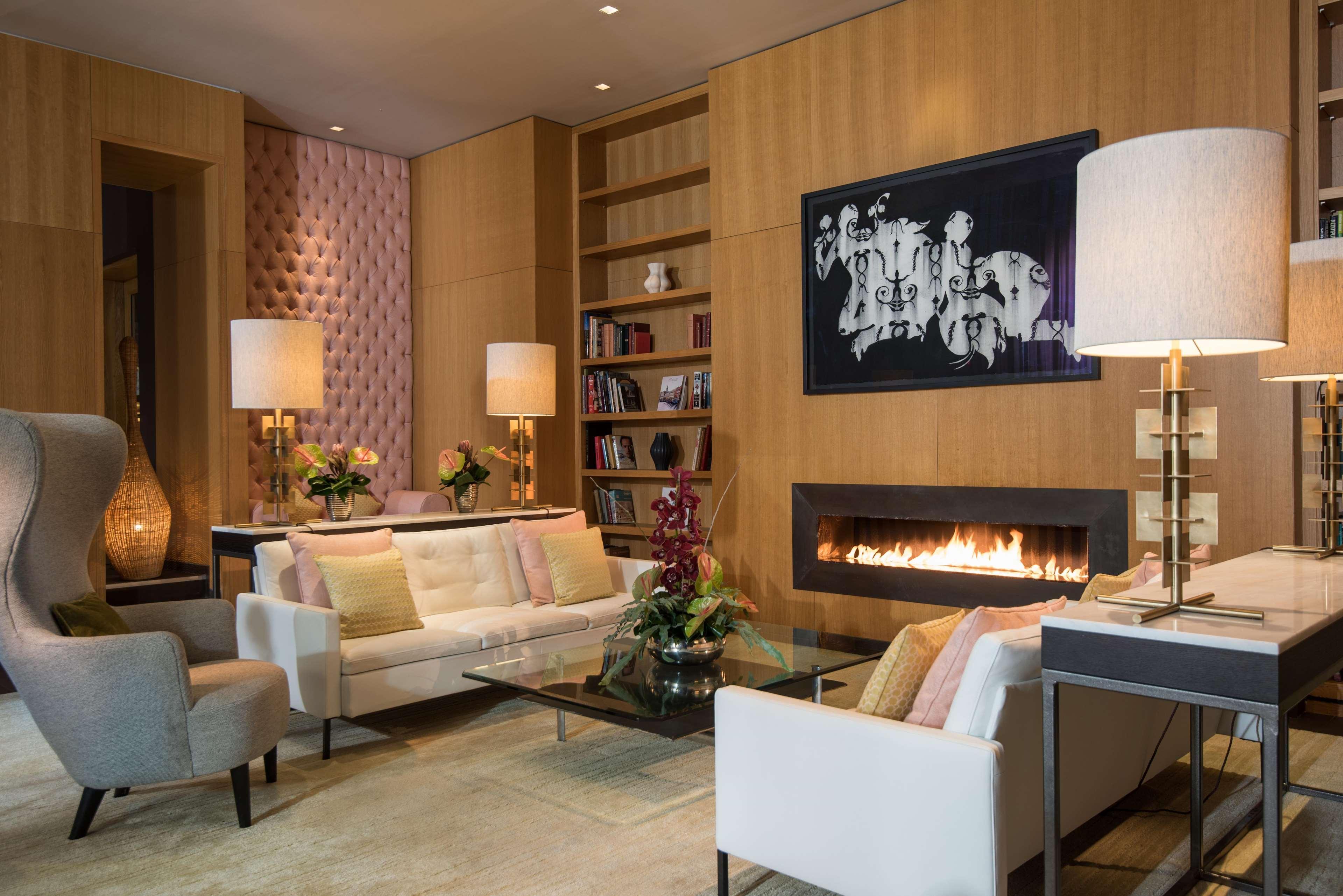 The Fitzwilliam Hotel Belfast Luaran gambar A living room