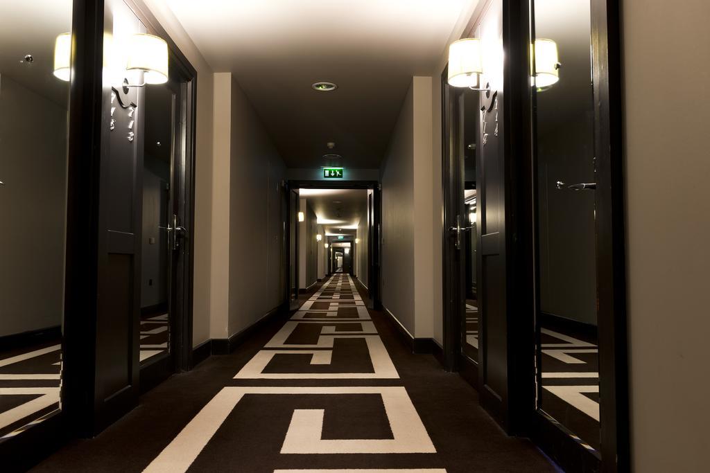 The Fitzwilliam Hotel Belfast Luaran gambar A corridor