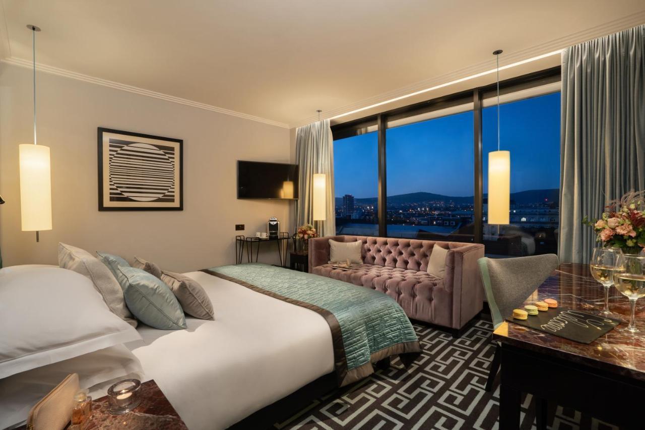 The Fitzwilliam Hotel Belfast Luaran gambar A bedroom at the hotel